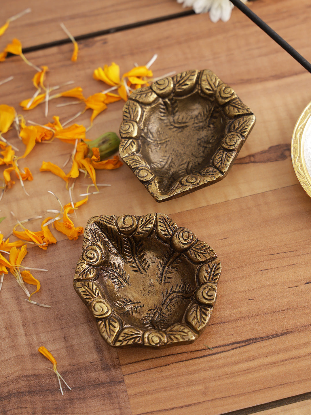 Floral Brass Oil Lamp Set of Two - Default Title (DDM2102_2)