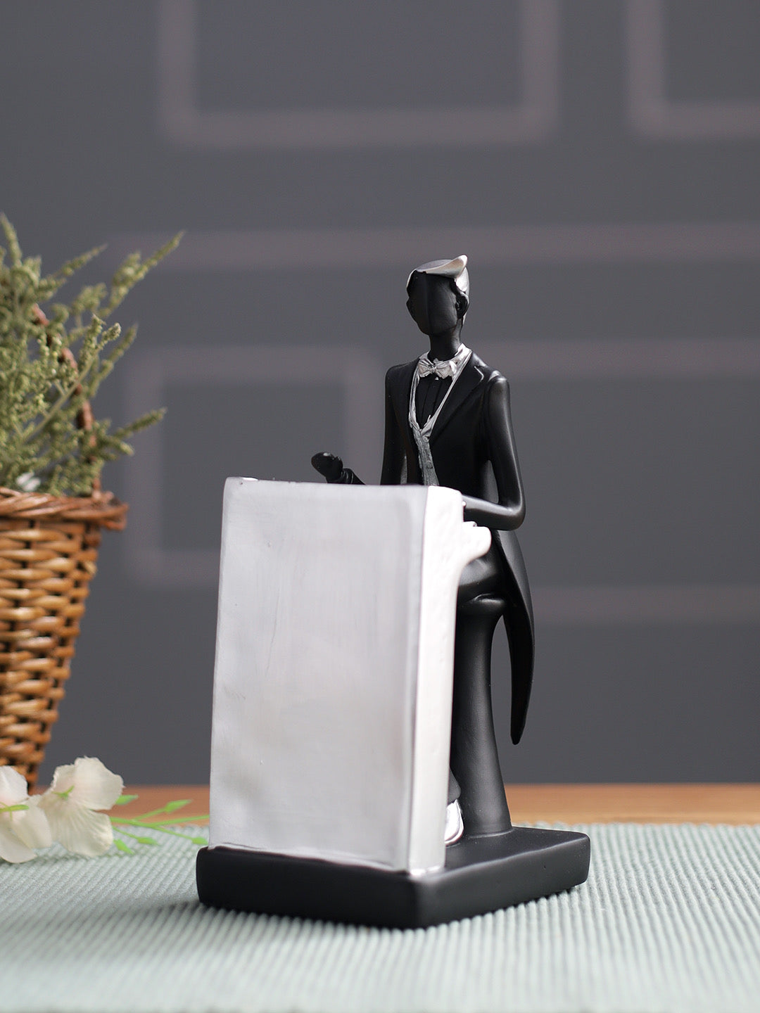Black Piano Player Showpiece - Default Title (SHOW22348)