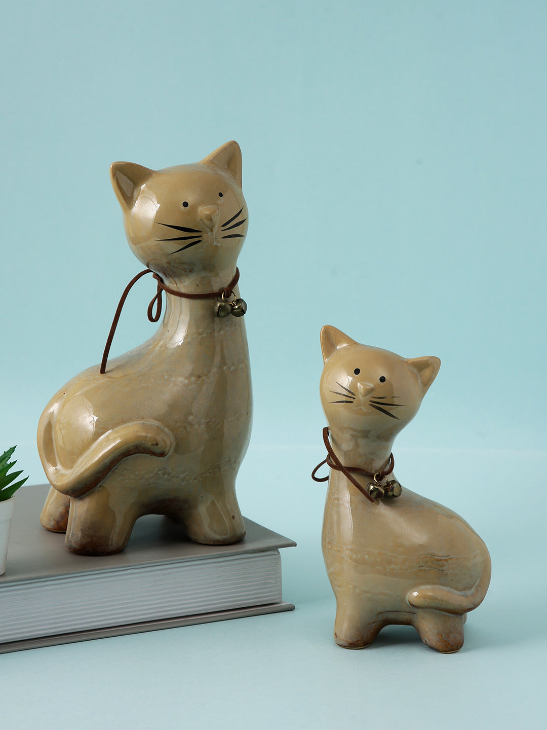 Pair of Cute Cats with Bell on Neck - Default Title (SHOWC22048_2)