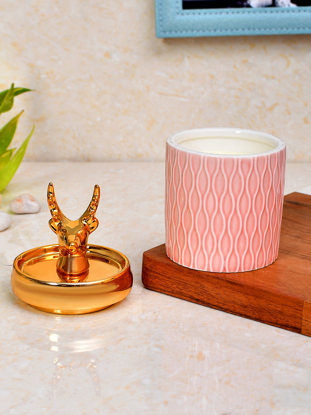 Mindful Melodies Candle with Golden Lid