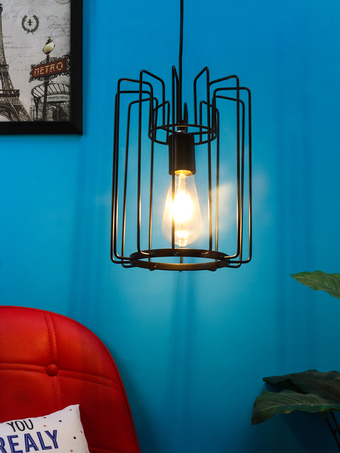 Vertical Cage Pendant Lamp in Black