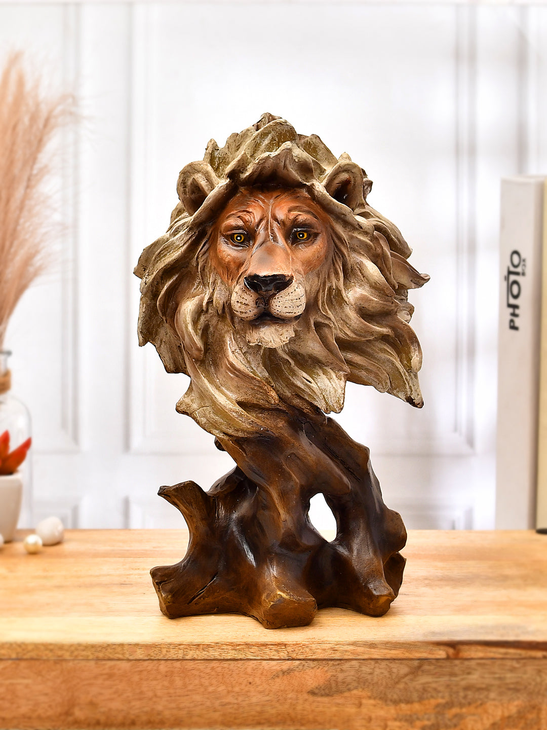 Roaring Lion Serenade Showpiece