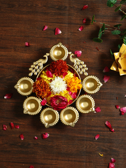 Urli Showpiece with attached 7 Diyas