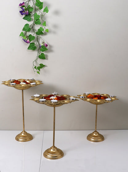 Set of 3 Golden Petals Design Urli Diya Stand