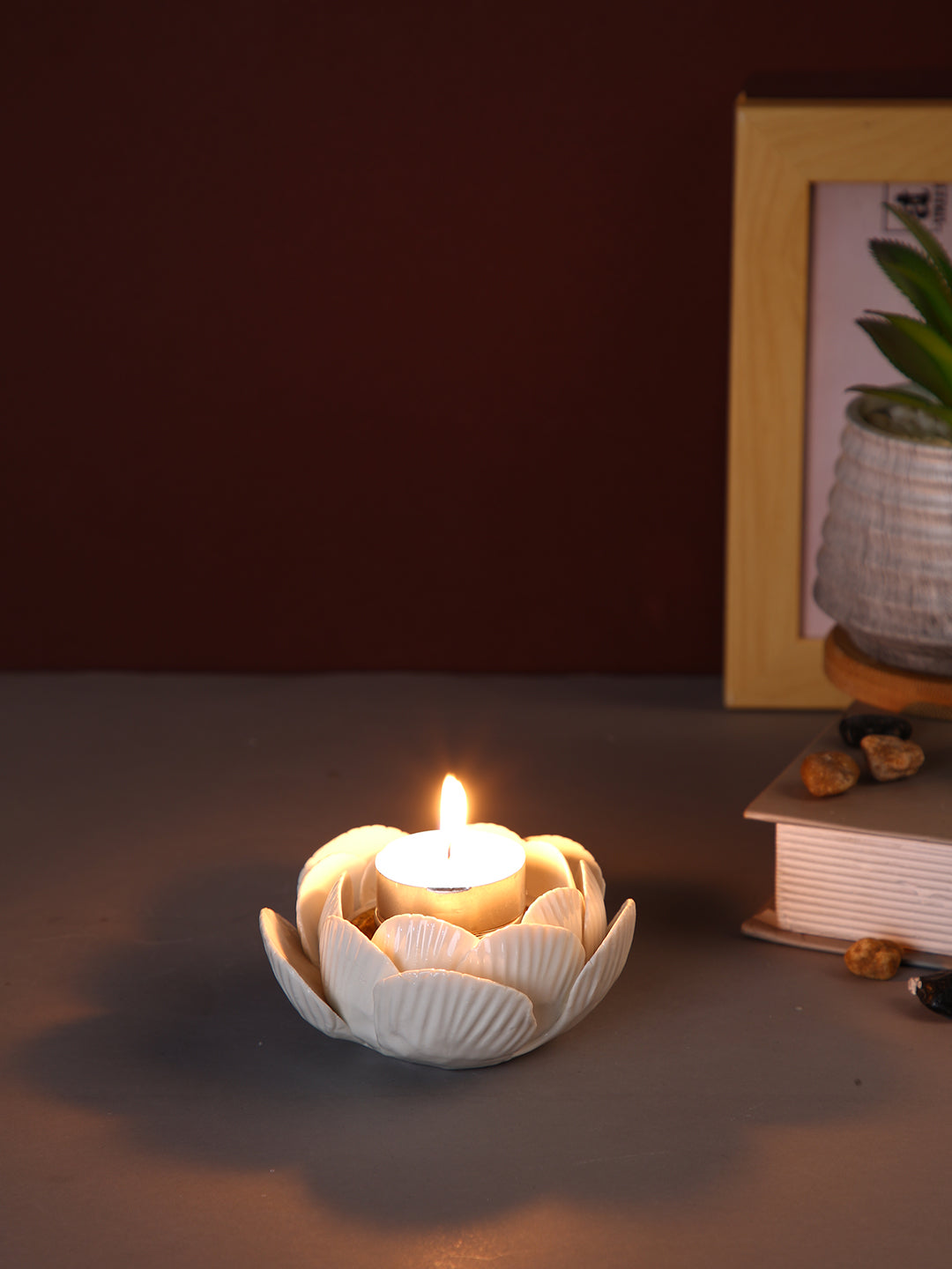 White Floral Designed Candle Holder