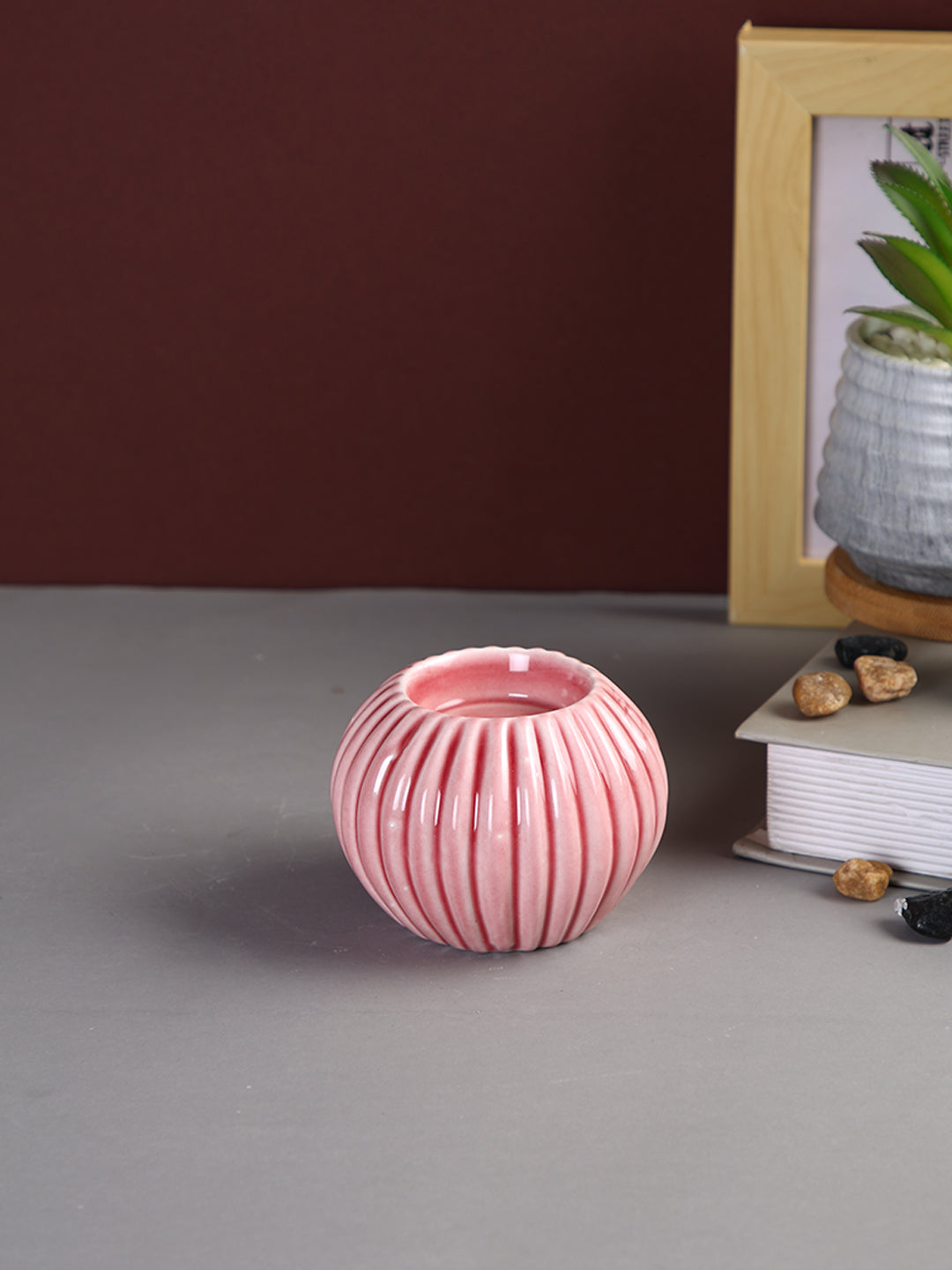Pink Swirl Round Shaped Ceramic Candle Holder