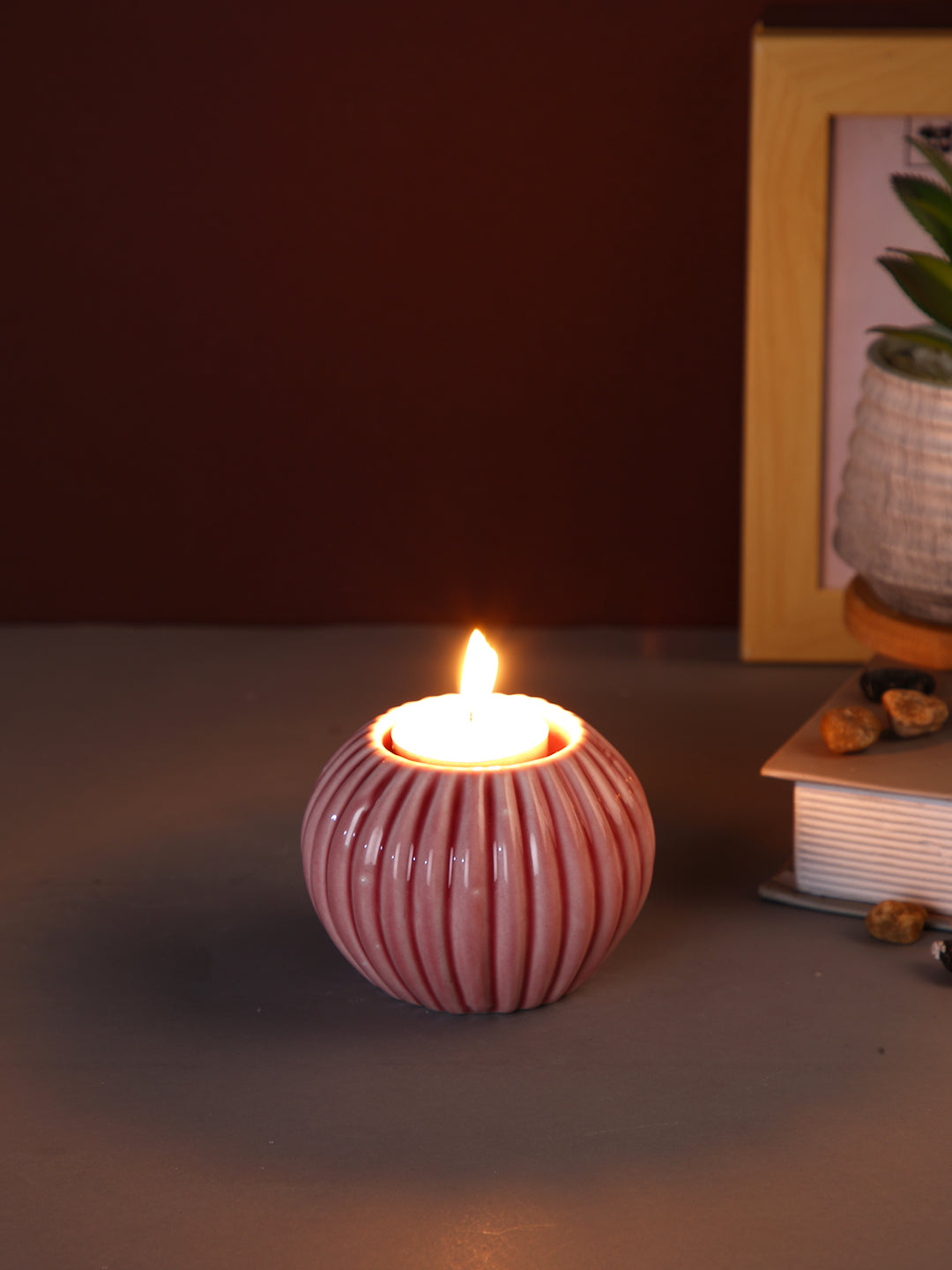Pink Swirl Round Shaped Ceramic Candle Holder