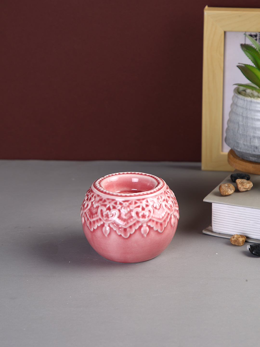 Pink & White Antique Designed Round Candle Holder