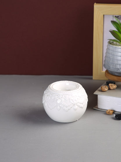 White Antique Designed Round Shaped Ceramic Candle Holder