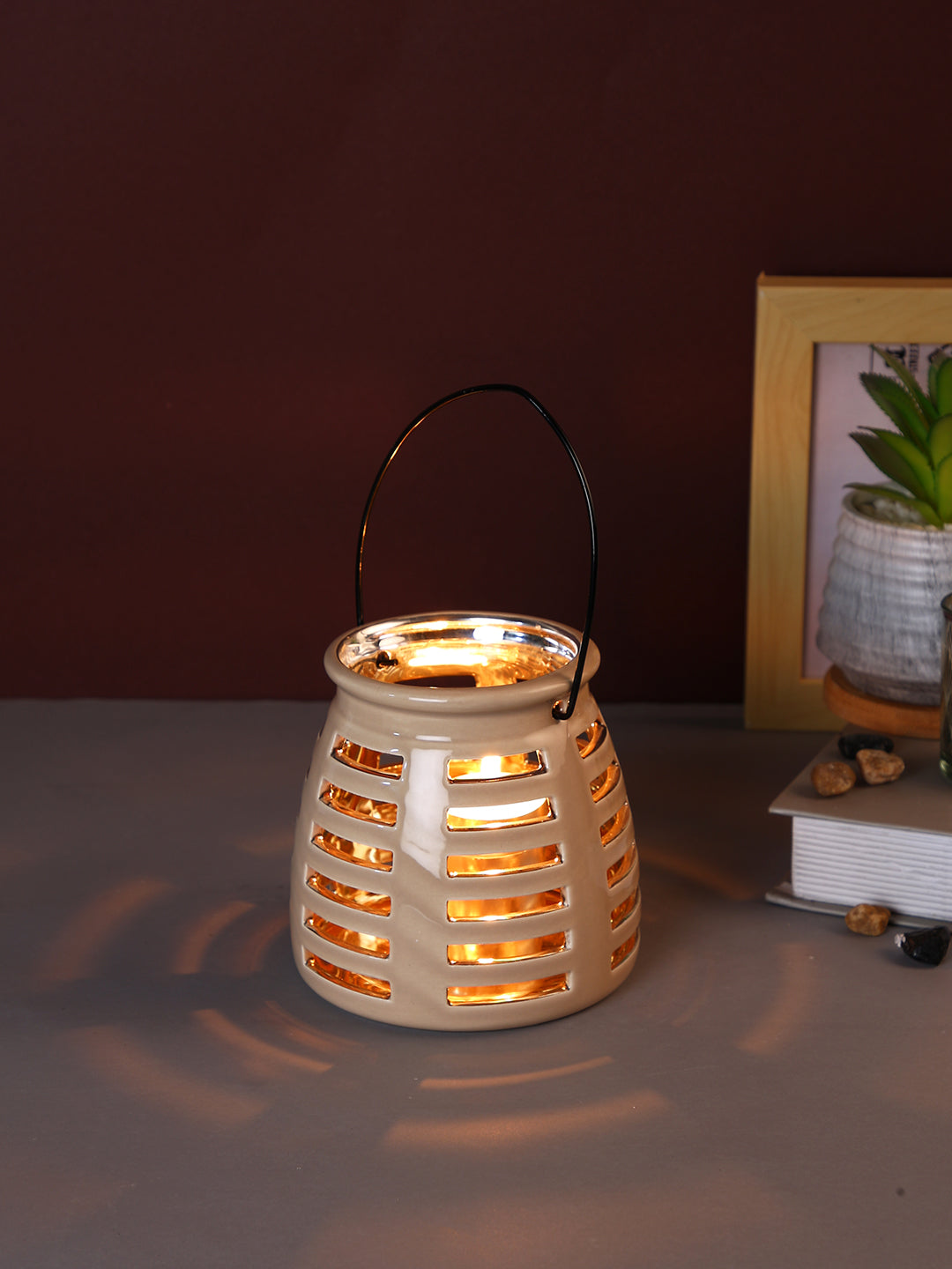 Beige & Gold-Toned Patterned Ceramic Candle Holder