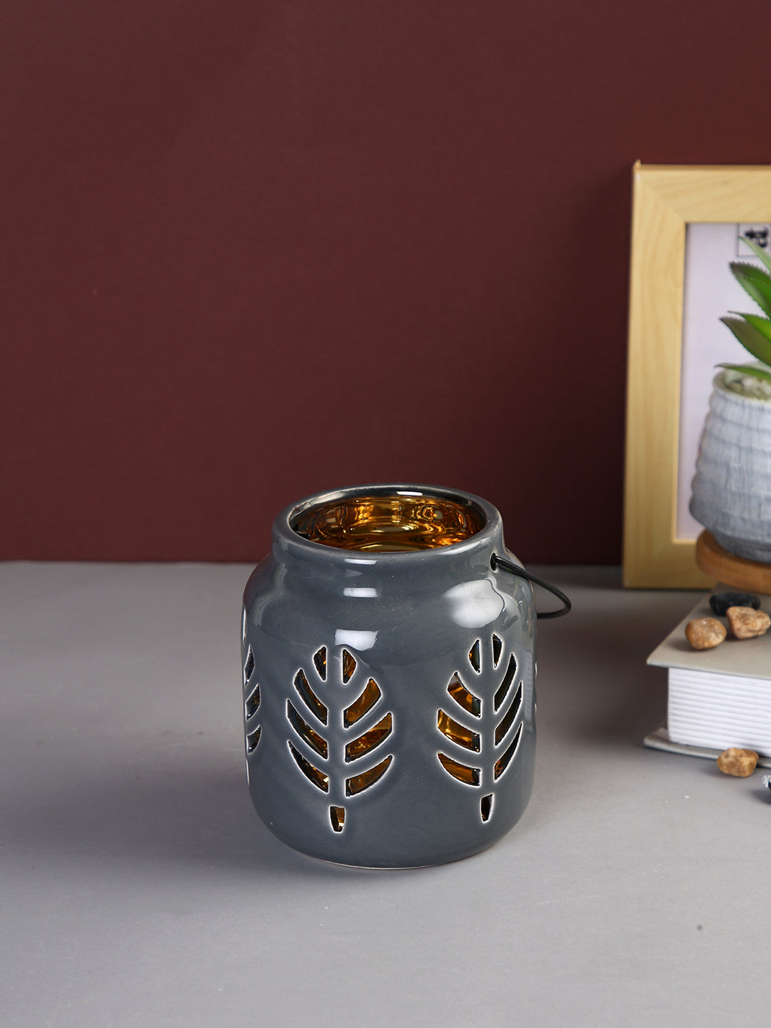 Black & White Ceramic Candle Holder