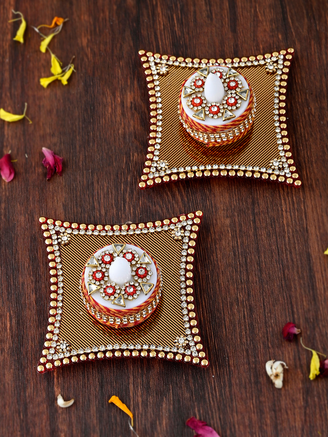 Red & White 2 Pieces Metal Candle Holders
