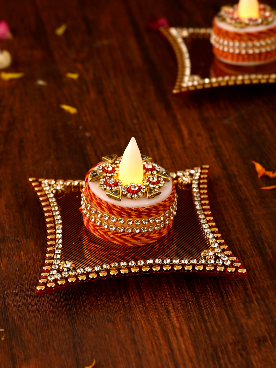 Red & White 2 Pieces Metal Candle Holders
