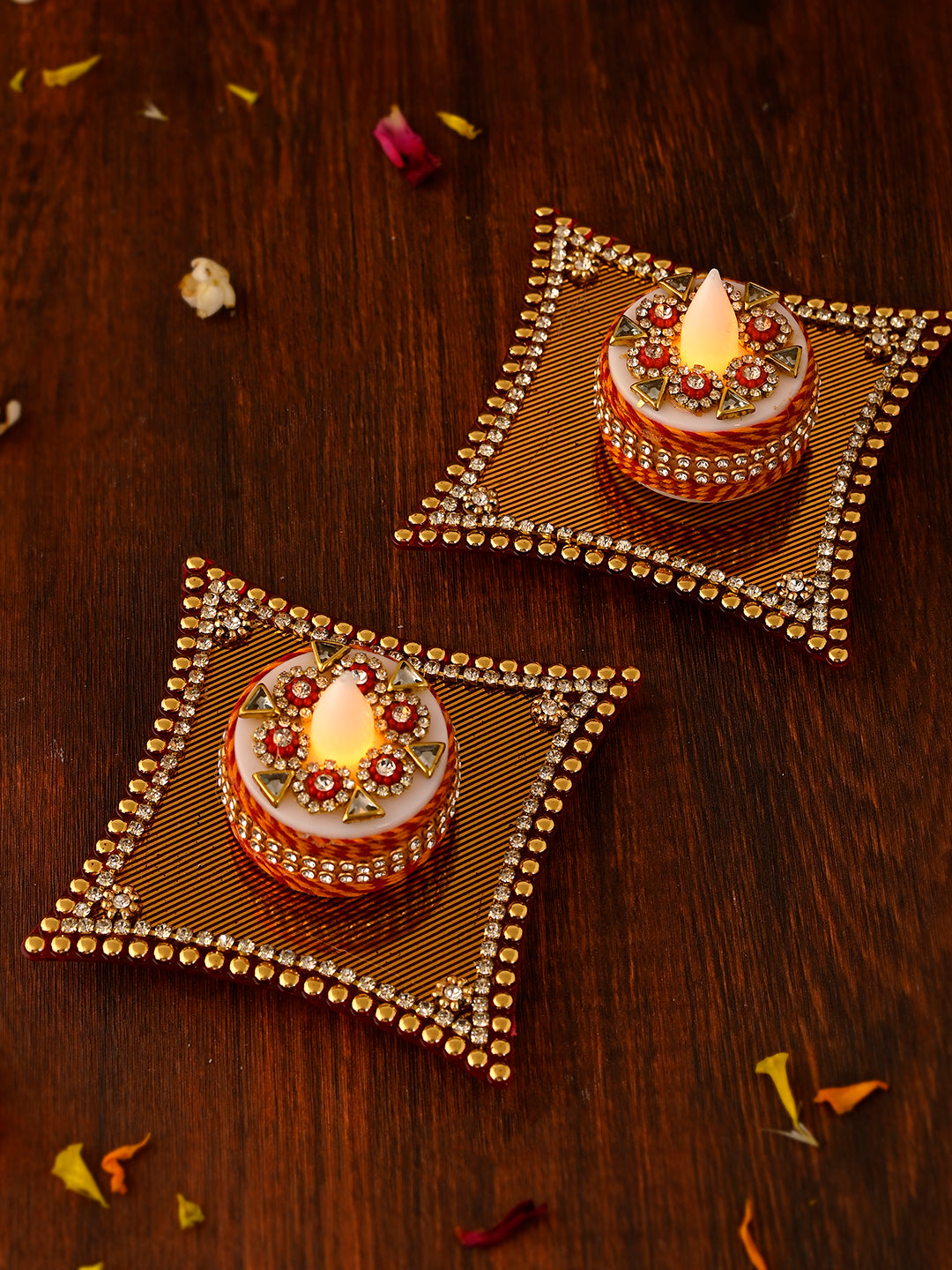 Red & White 2 Pieces Metal Candle Holders