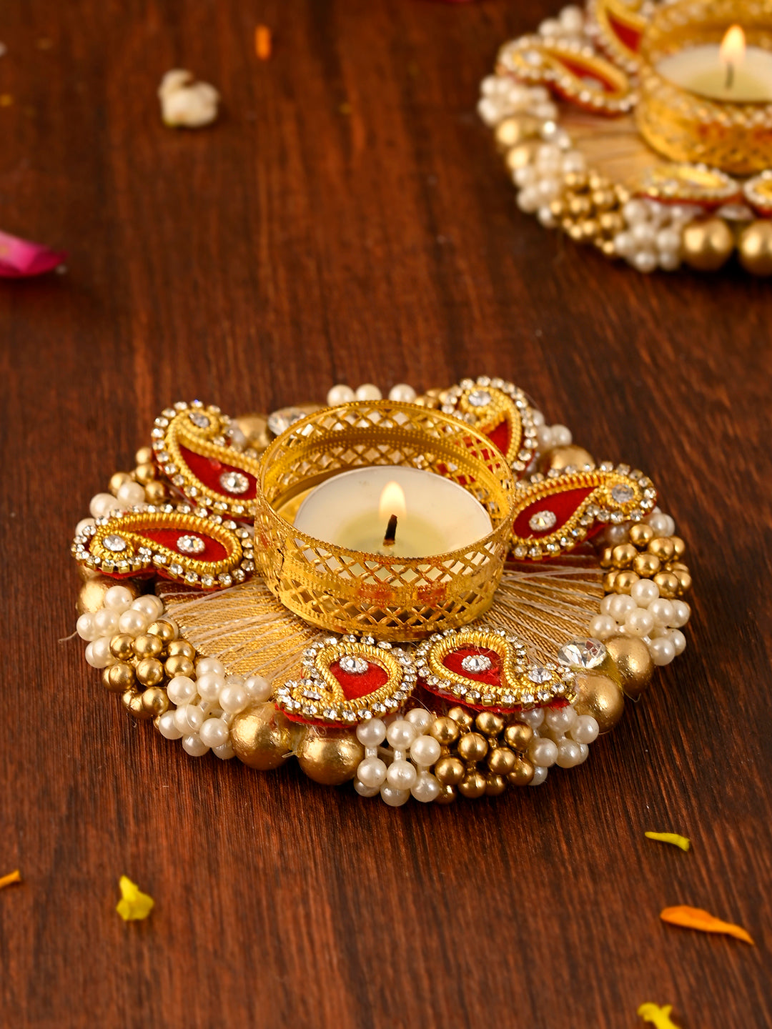 Red & Gold-Toned 2 Pieces Paisley Embellished Metal Candle Holders