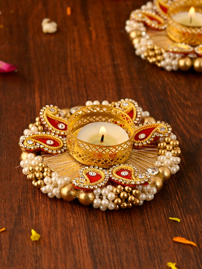 Red & Gold-Toned 2 Pieces Paisley Embellished Metal Candle Holders