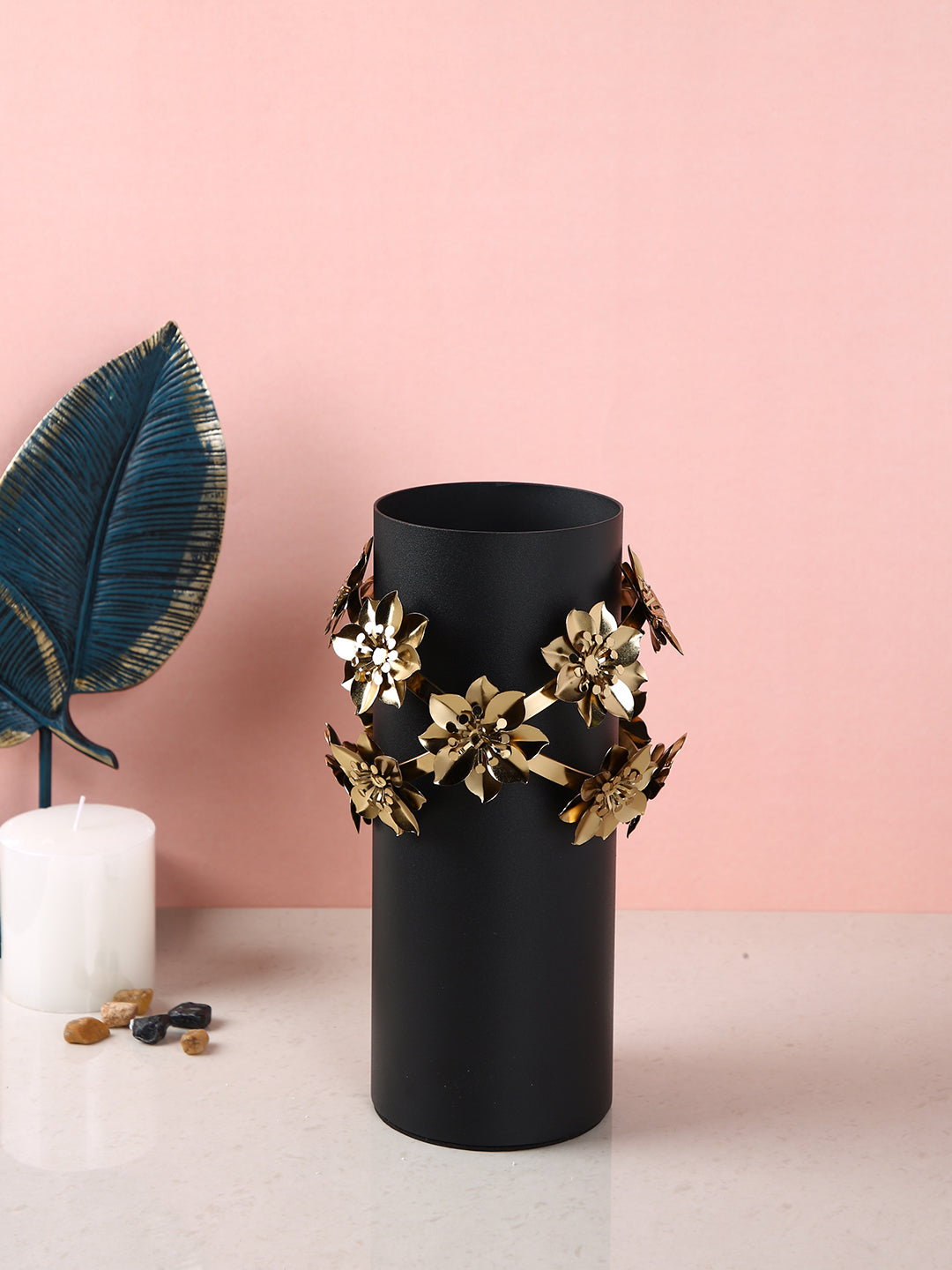 Luxe Petal Wreath Black Floral Cylindrical Flower Vase