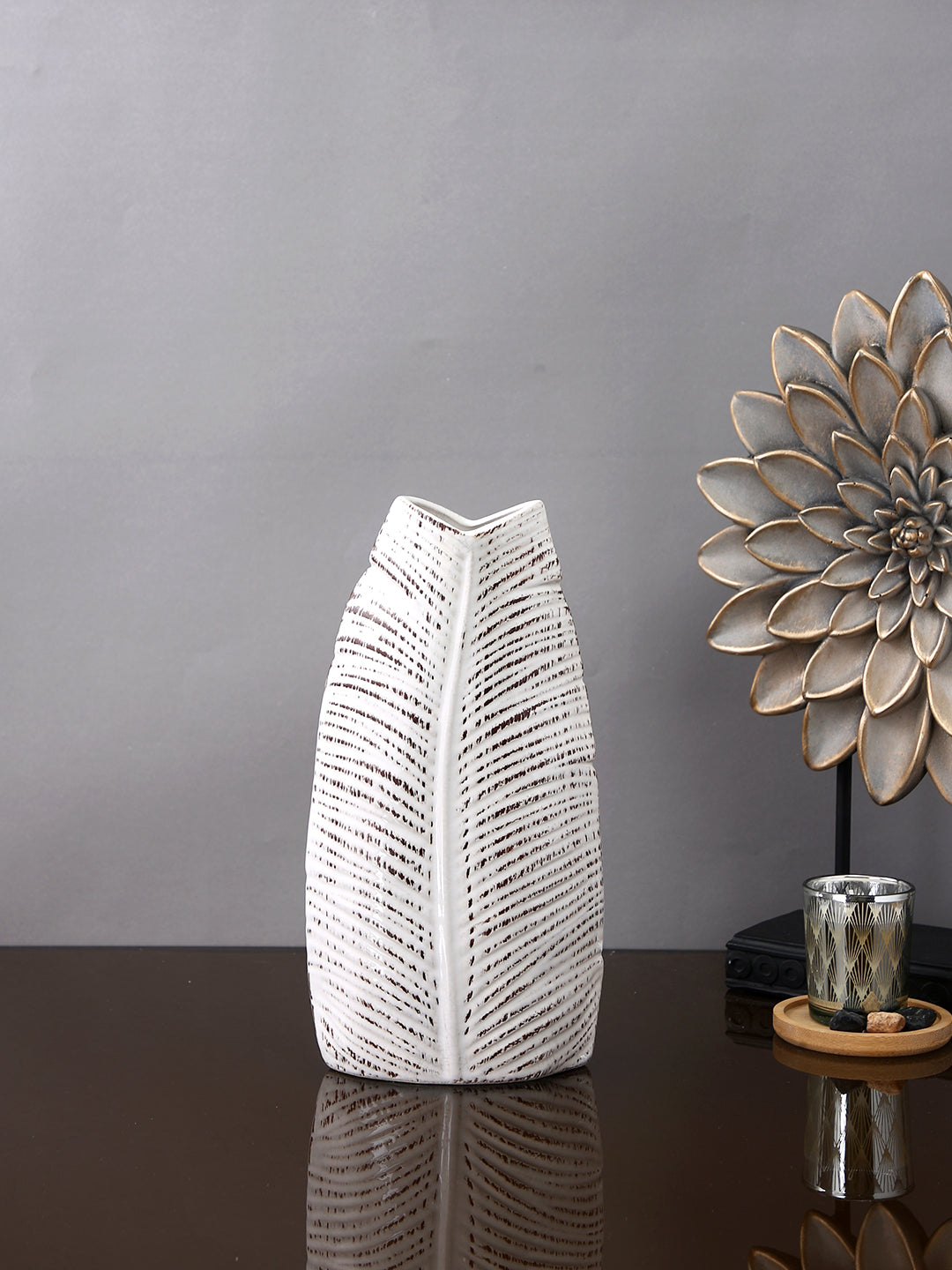 White Textured Ceramic Leaf Flower Vase