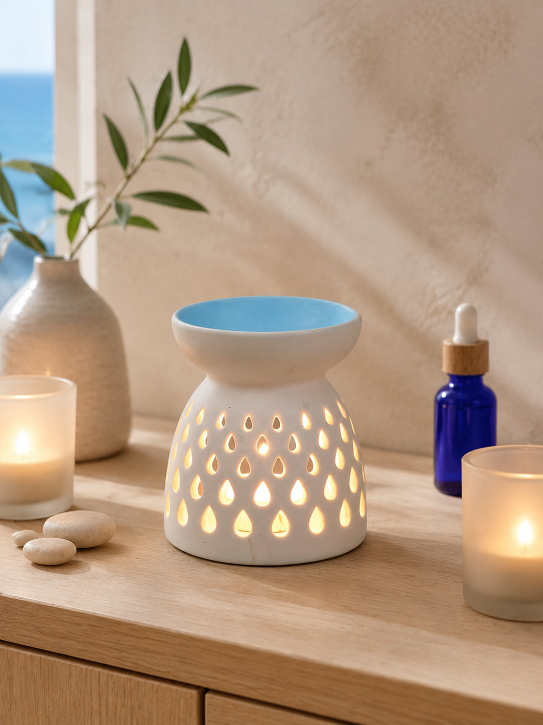 White & Blue Textured Ceramic Aroma OilDiffusers