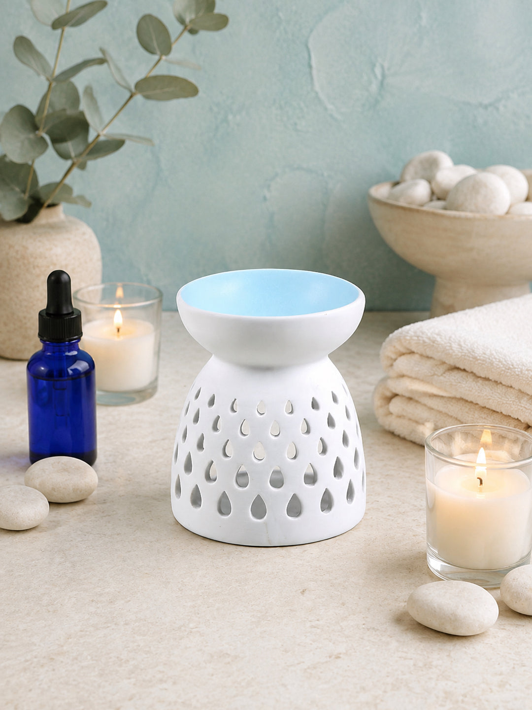White & Blue Textured Ceramic Aroma OilDiffusers