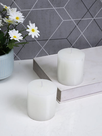 Set of 2 White Pillar Candles