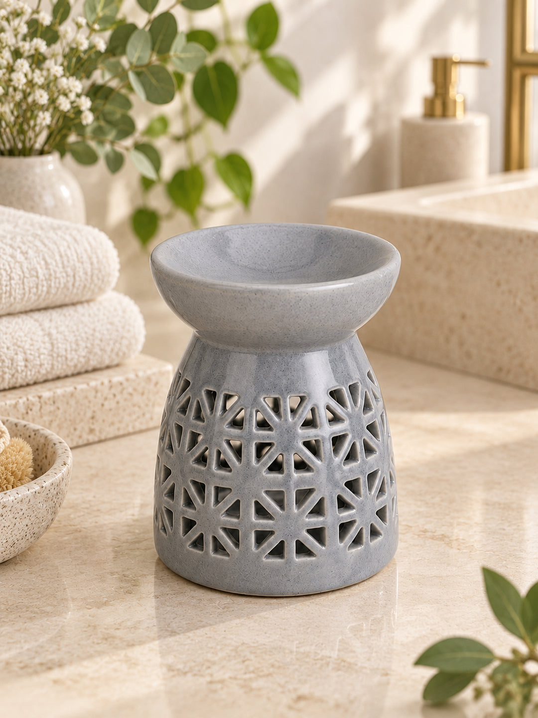 Modern Minimalist Ceramic Oil Burner With Intricate Geometric Cutwork