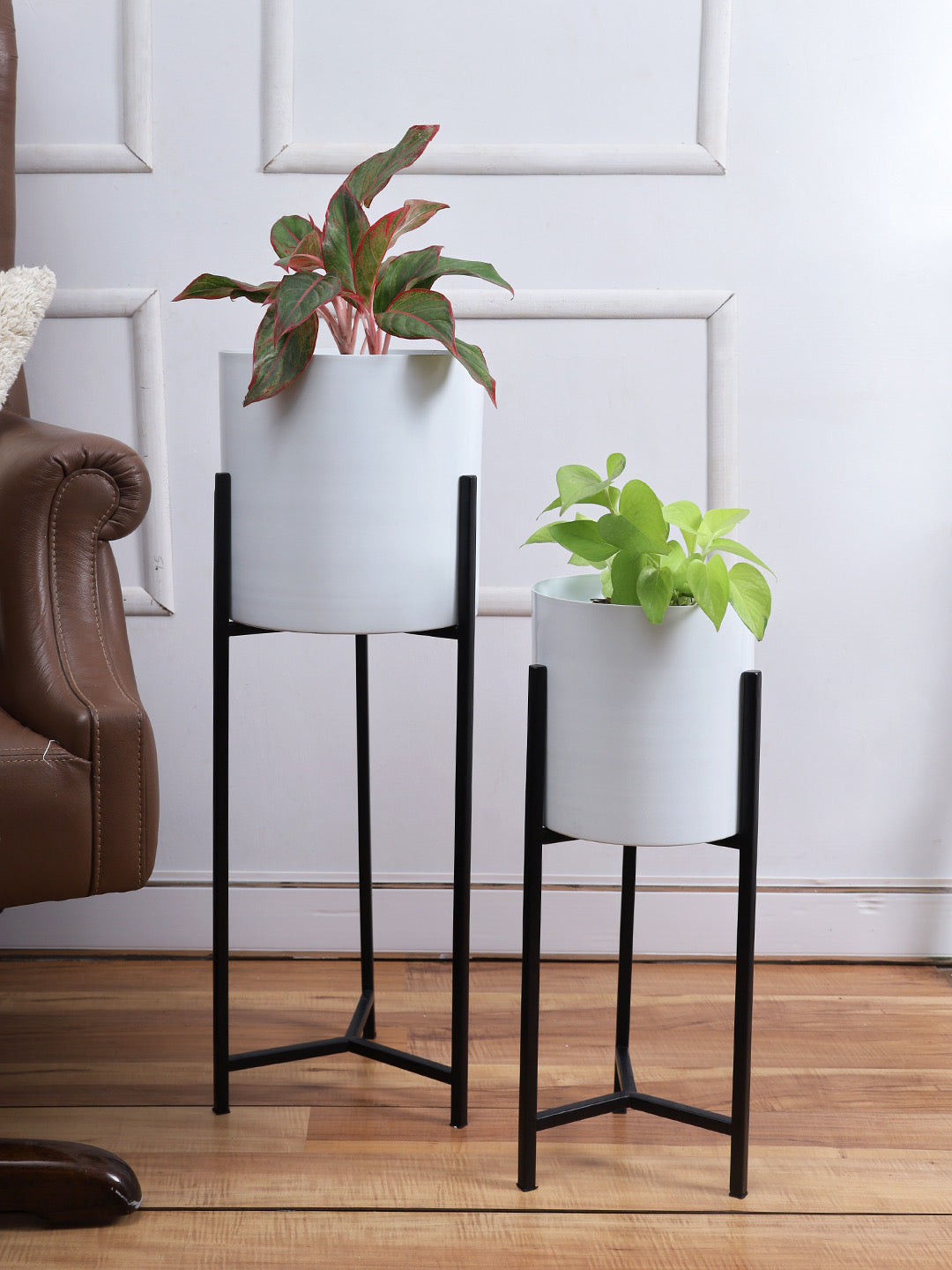 Set of 2 Ceramic Planters with Black Stand - Default Title (CHM2114_2)