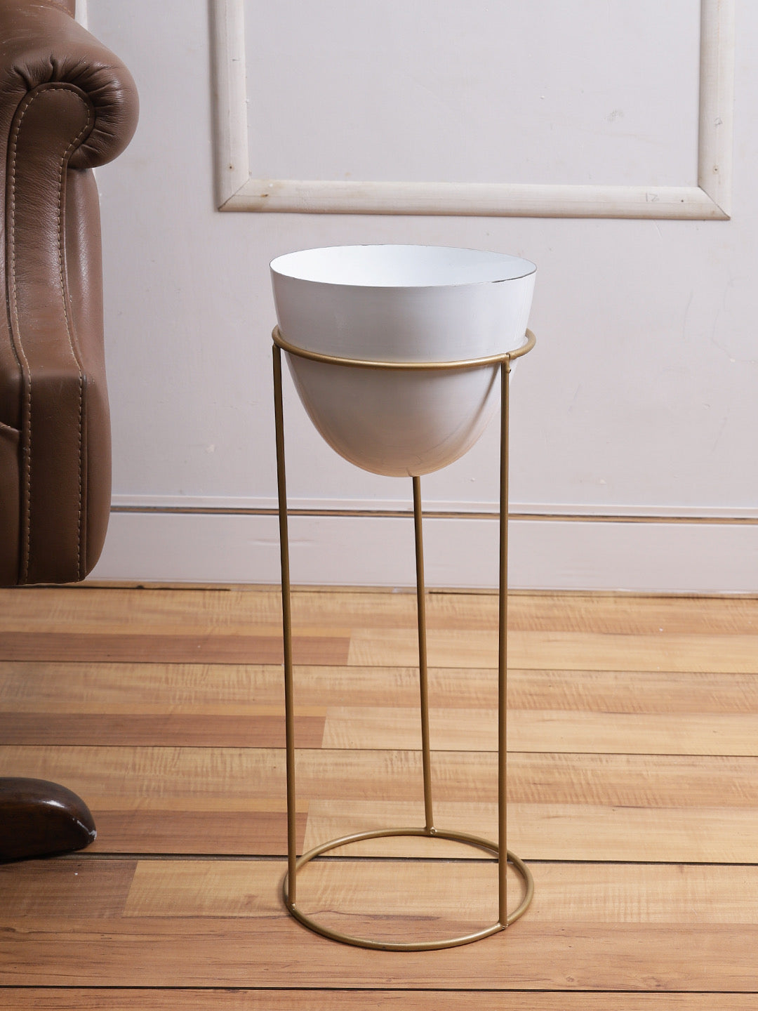 White Planter Pot with Golden stand - Default Title (CHM2123SM)