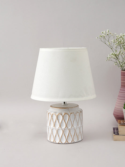 Uniquely Crafted White Ceramic Table Lamp - Default Title (LAM2298WH)