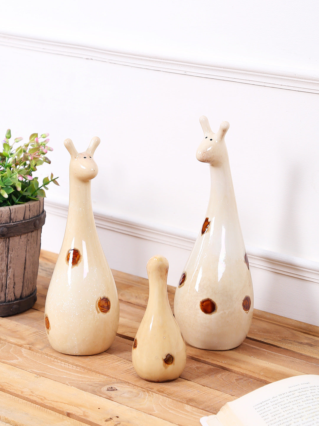 Pristine and Earthen Giraffe Trio Set in Ceramic - Default Title (SHOW19554)