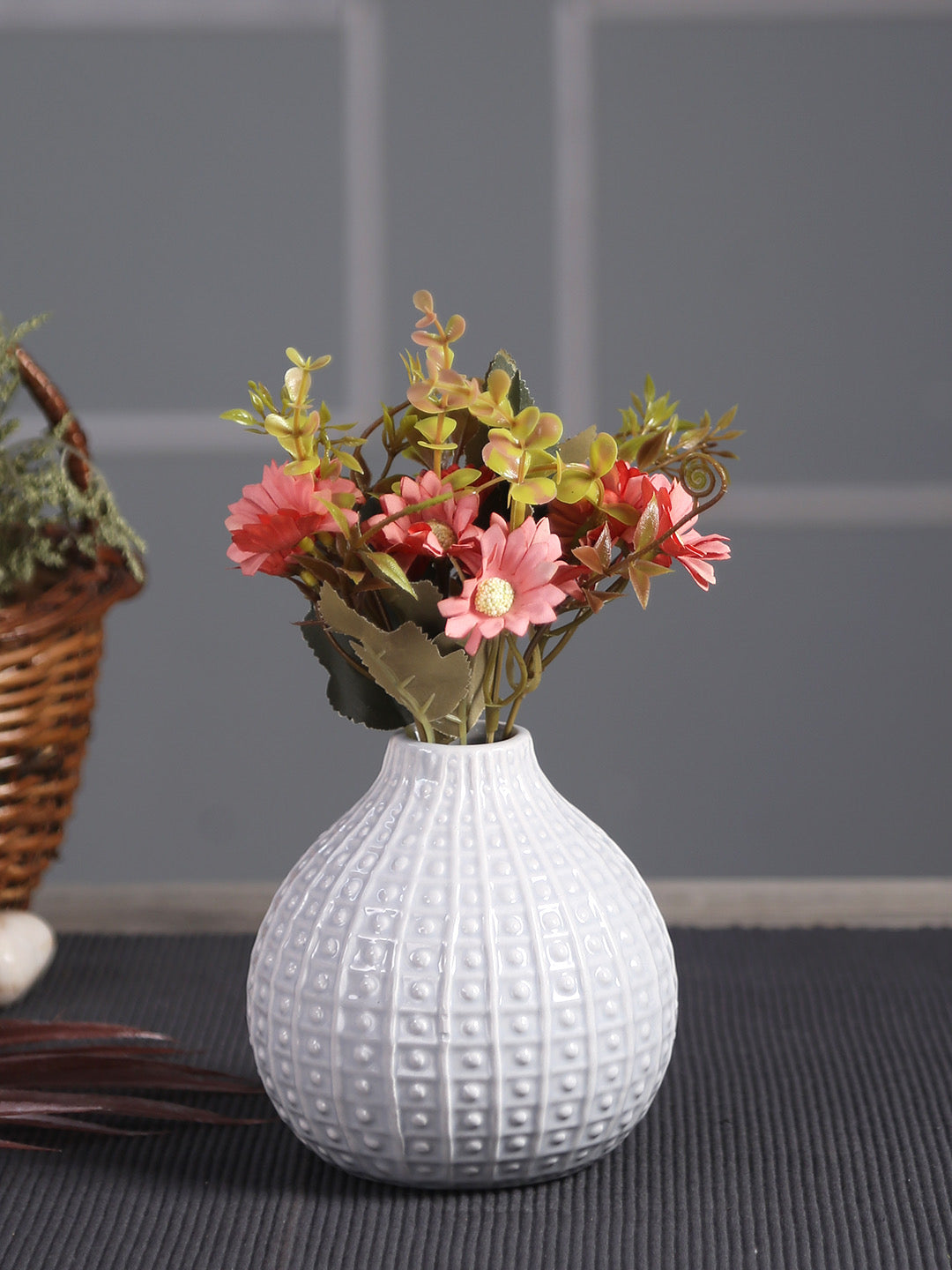 Taxtured Flower Vase with Narrow Neck - Default Title (VAS22260)