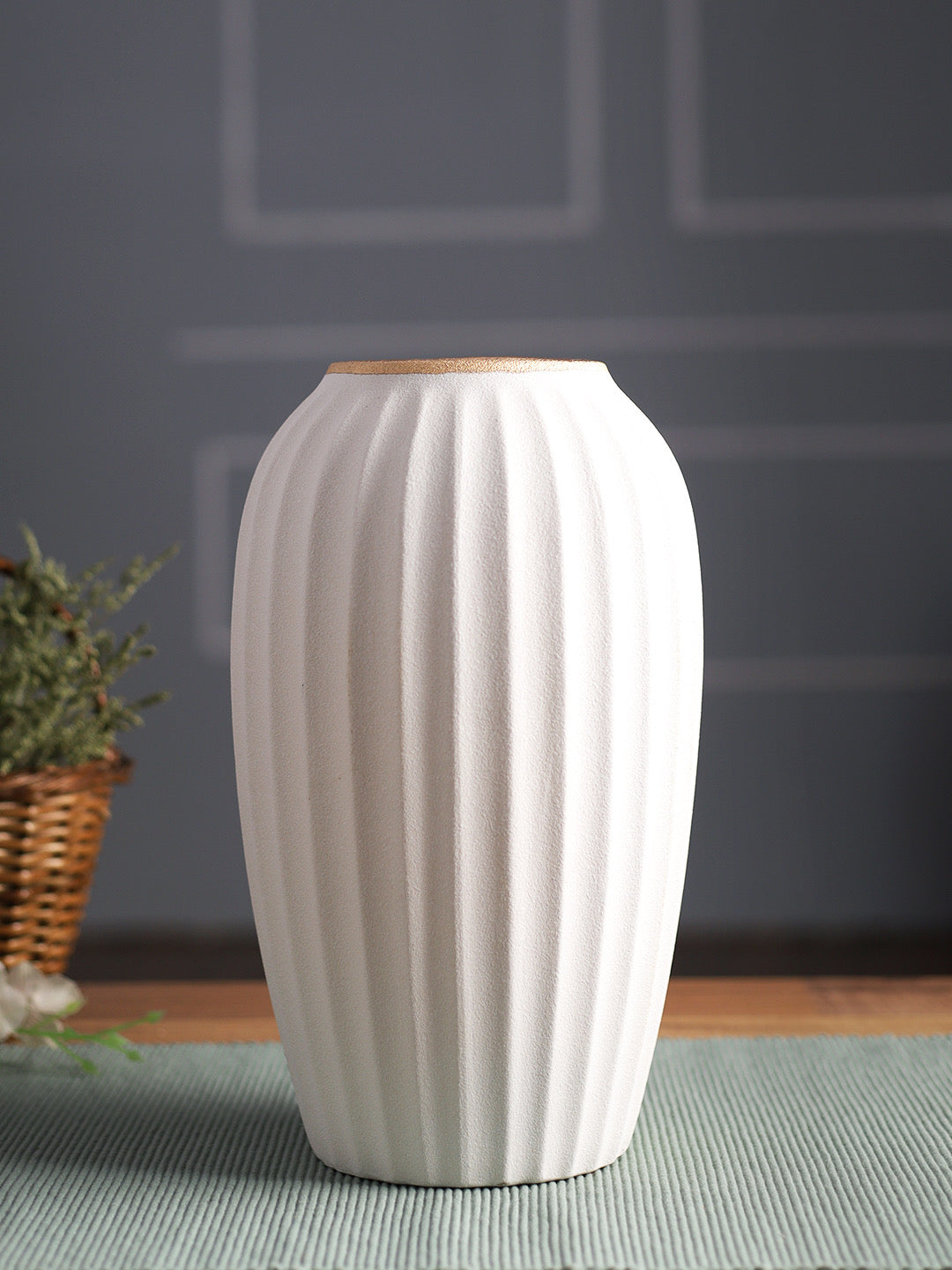 Ribbed Flower Vase - Default Title (VAS22395)